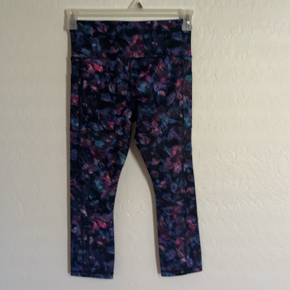 Avia Women's Active Performance
Legging Capri Pants Size XS (0-2) Multi Color - Picture 8 of 12